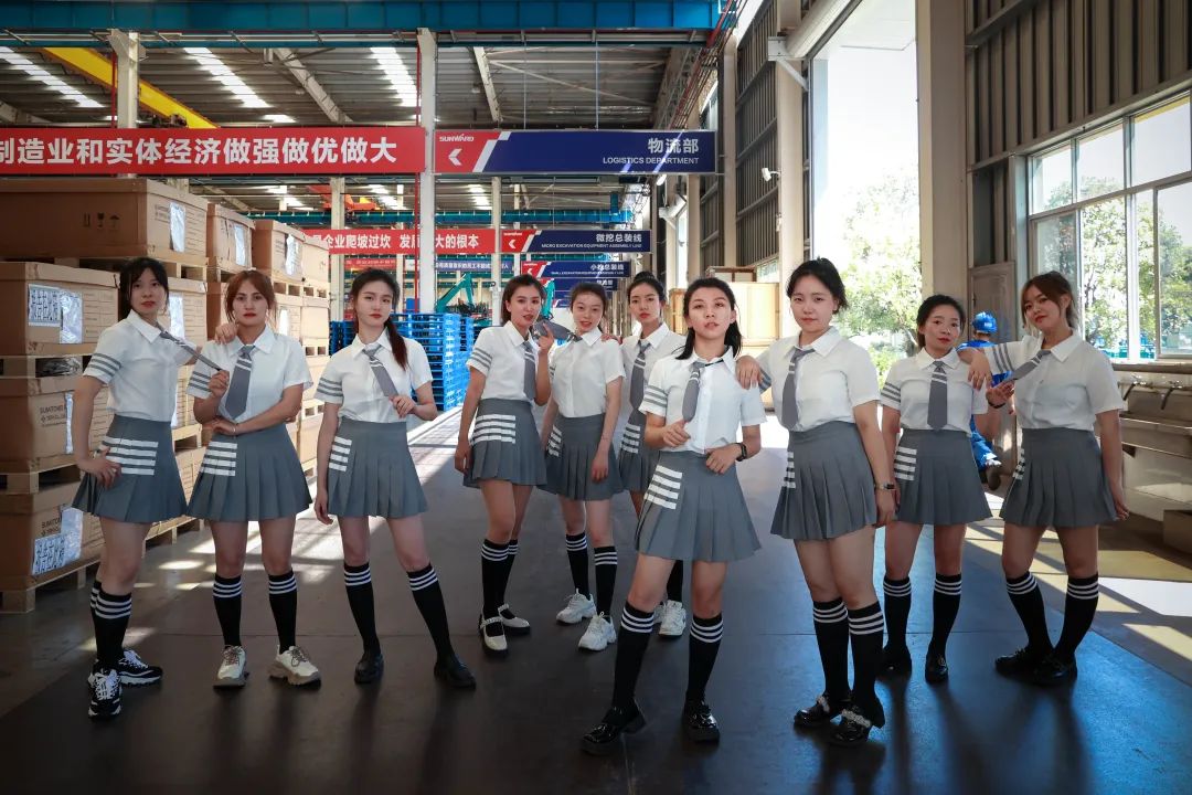 又酷又辣又炫！LETOU乐投智能第二届挖机废物来了