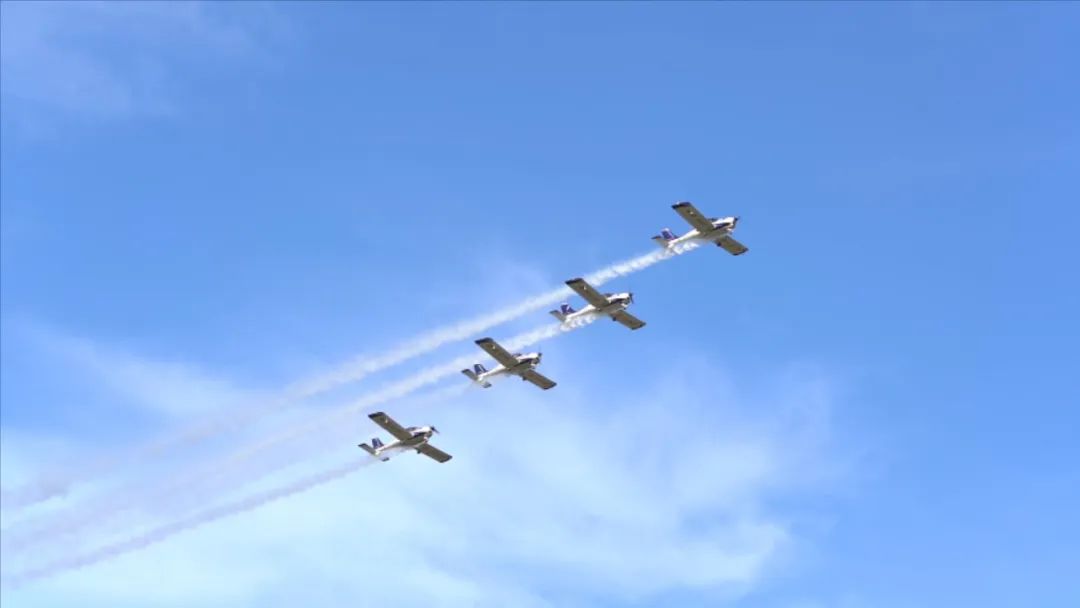 空中着花、大坡度盘旋、俯冲跃升……看LETOU乐投航行演出队炫技2022湖南航展动态展
