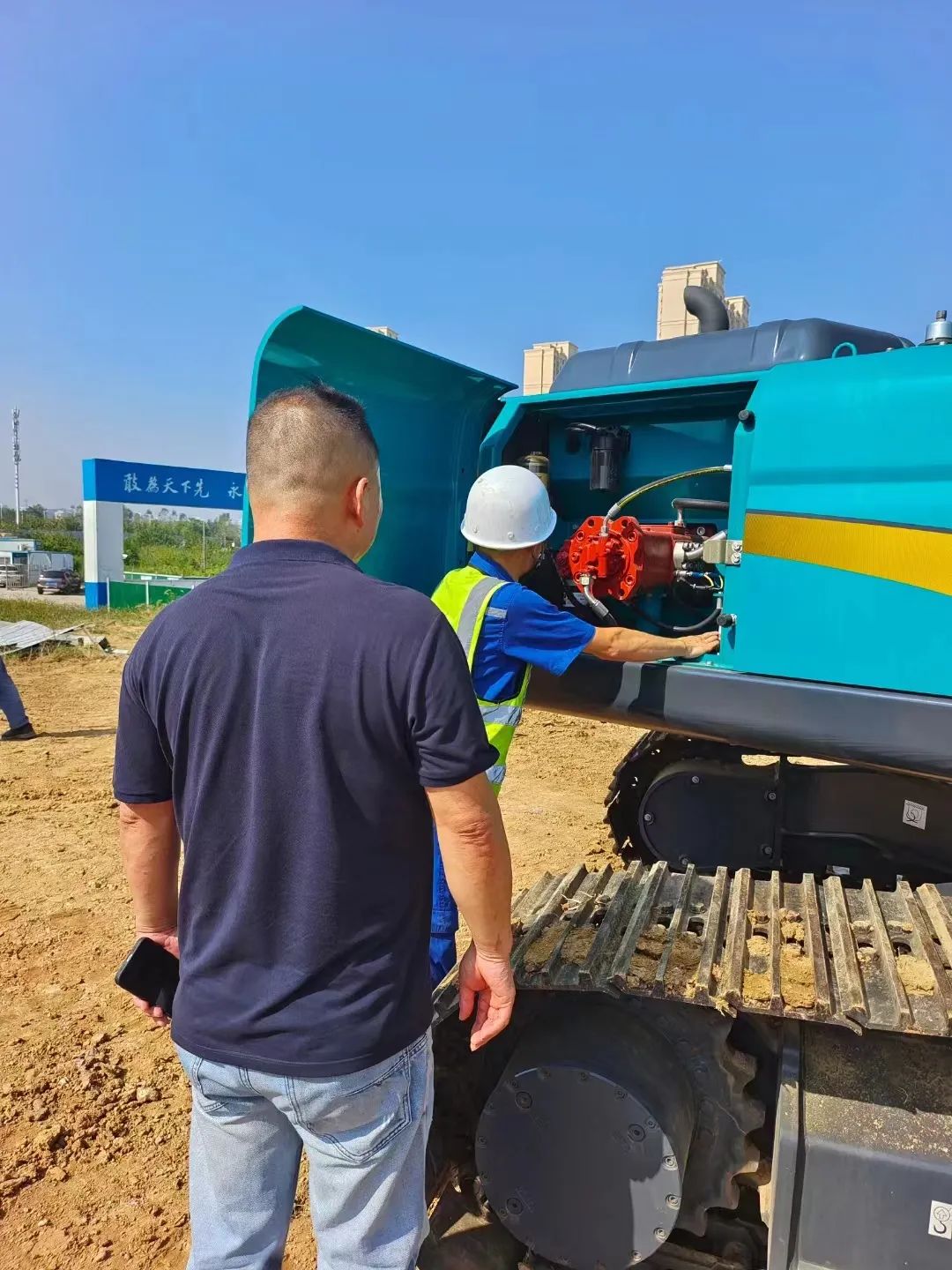 全款拿下！LETOU乐投智能挖掘机奔赴工地一线