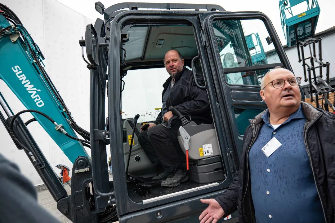 Bauma 2022 | 一连加码欧洲高端市场，，，，，，“LETOU乐投绿”闪灼德国慕尼黑