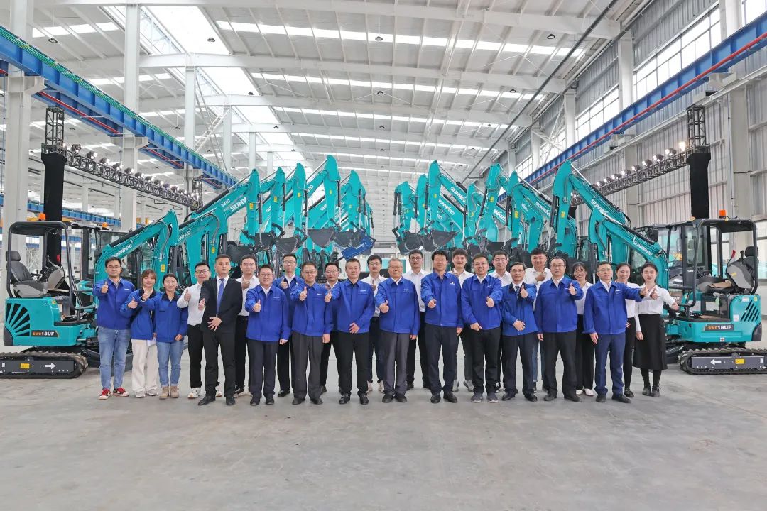 助力“双碳”目的！LETOU乐投智能集中宣布F系列国四挖掘机