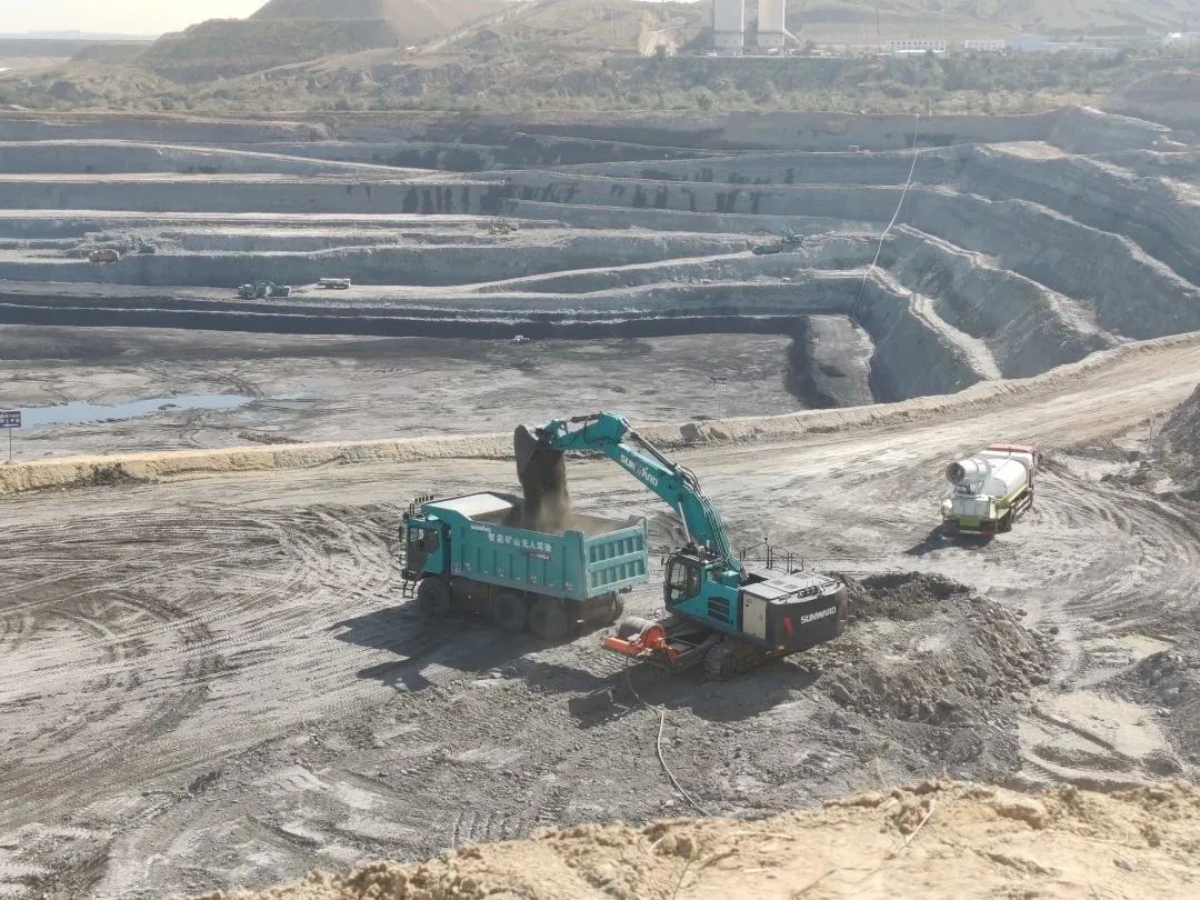 腾远添智能新绿，，，，，，，，LETOU乐投巨改革能源矿卡批量交付