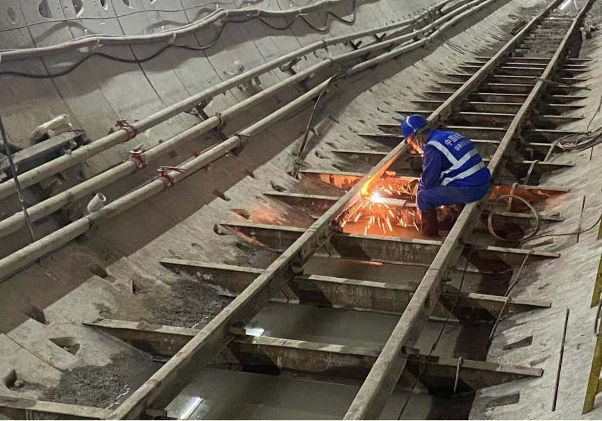 再传喜报！中铁LETOU乐投盾构机顺遂贯串深圳地铁3号低碳站～坪西站左线