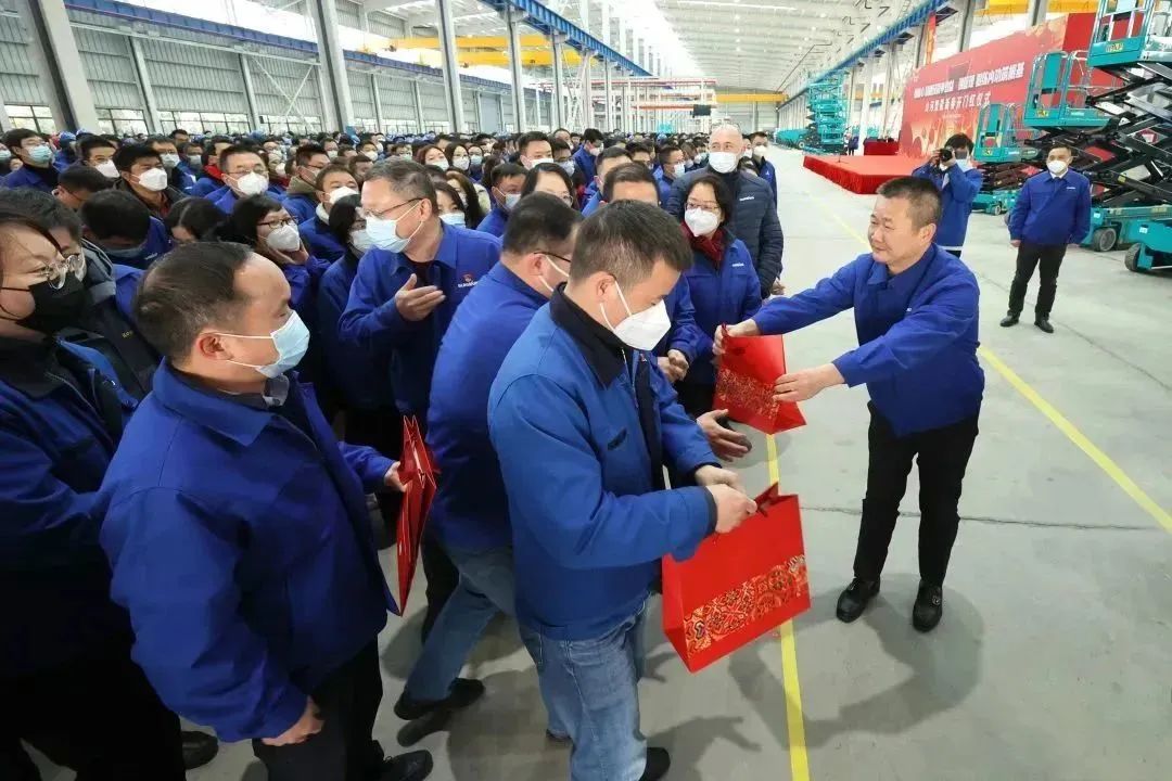 莫道君行早，，，，，更有早行人！LETOU乐投智能癸卯兔年开工大吉