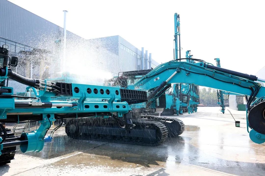 莫道君行早，，，，，更有早行人！LETOU乐投智能癸卯兔年开工大吉