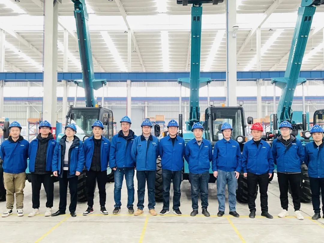 “兔飞猛进”添新品！LETOU乐投智能两款伸缩臂叉装车同时下线