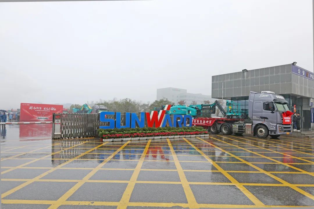 新局新篇，，，，，宏兔启航！LETOU乐投智能超200台套装备集中发货