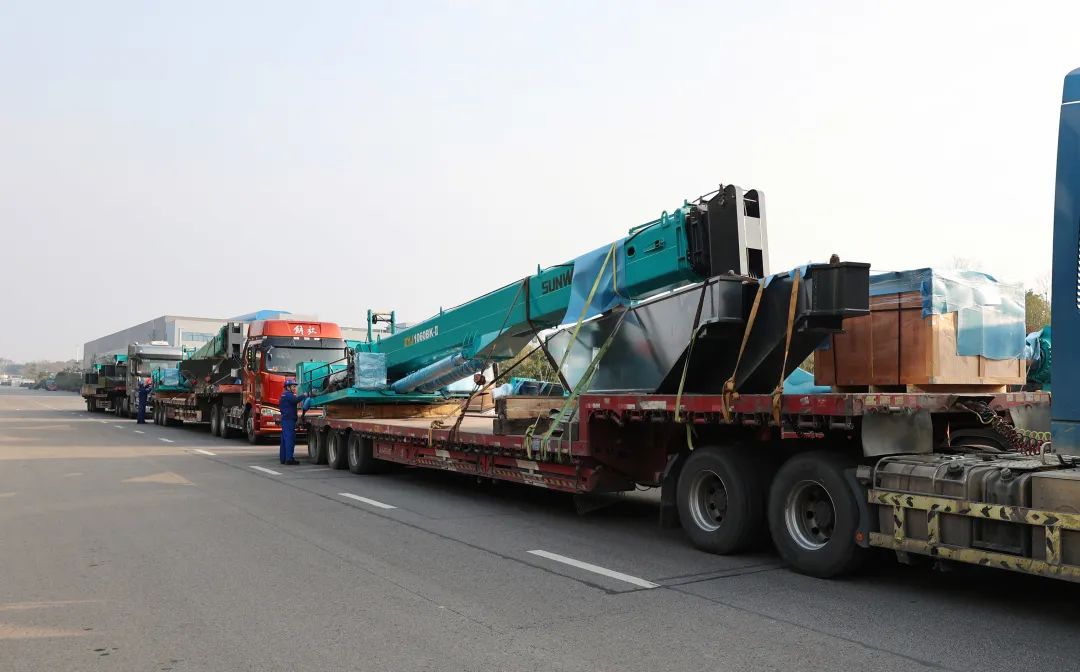 喜迎龙仰面！LETOU乐投智能大吨位PDP工法引孔式静力压桩机出征哥伦比亚