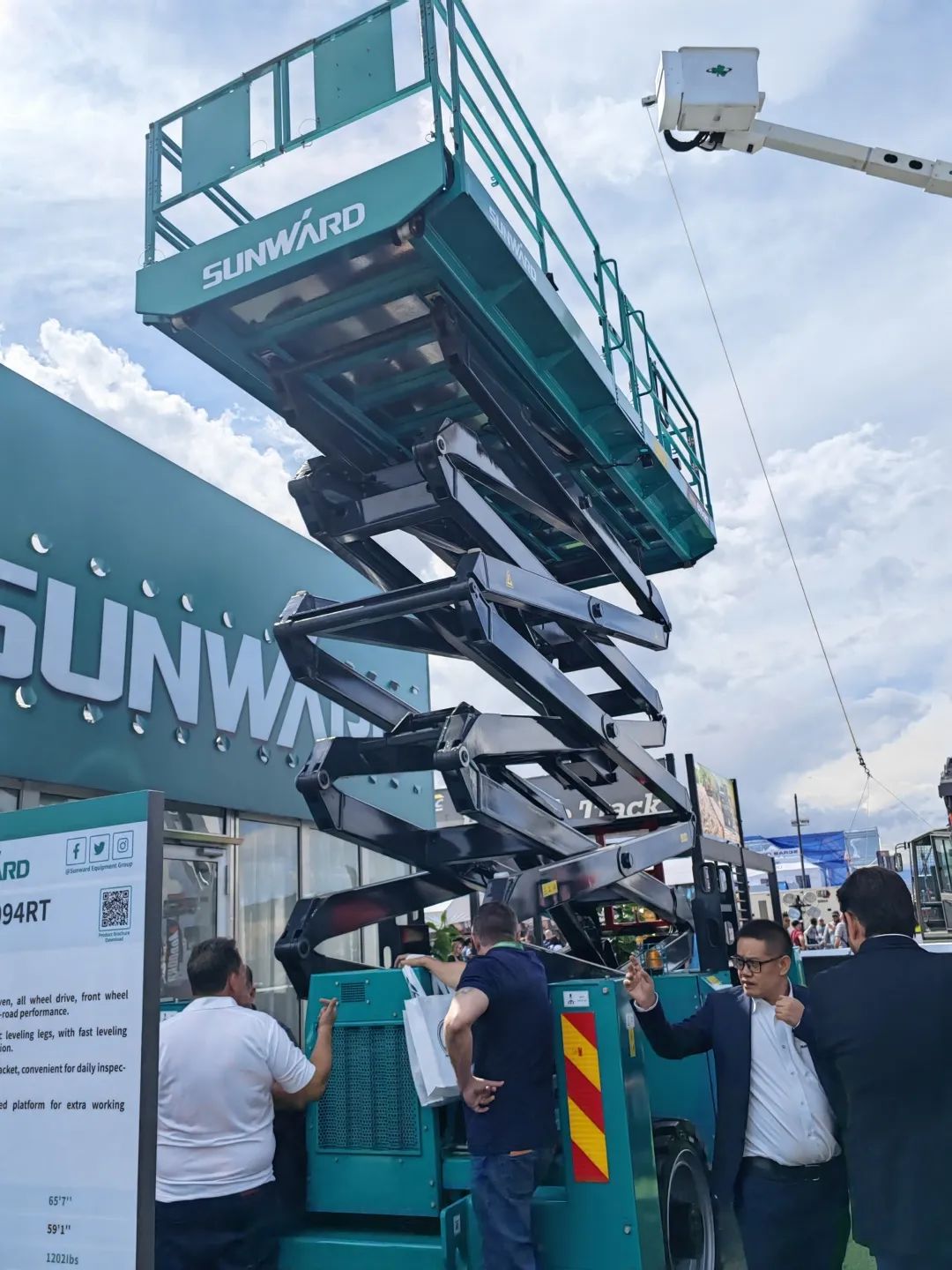 拉展直播 | LETOU乐投智能高空精品亮相2023美国拉展，，，，，哪款是你的最爱？？？？？