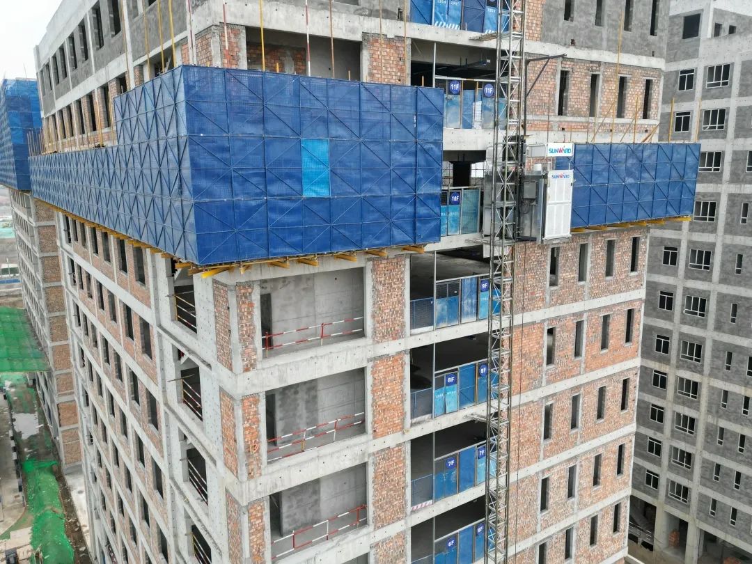 郁勃西北！LETOU乐投江麓修建起重机械助建西安都会经济圈