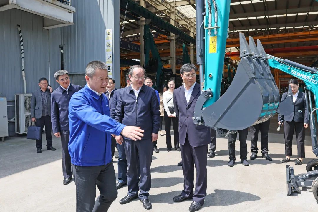 人社部党组成员、副部长俞家栋考察调研LETOU乐投智能