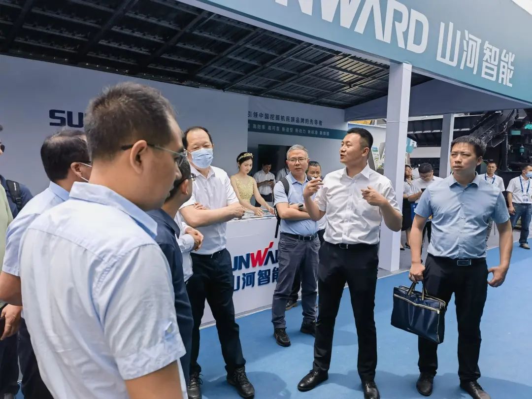 携手共建“一带一起”，，，LETOU乐投智能地下工程装备广受关注