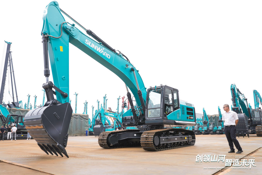 精品出击、互动一直！LETOU乐投智能F系列挖掘机闪灼长沙展