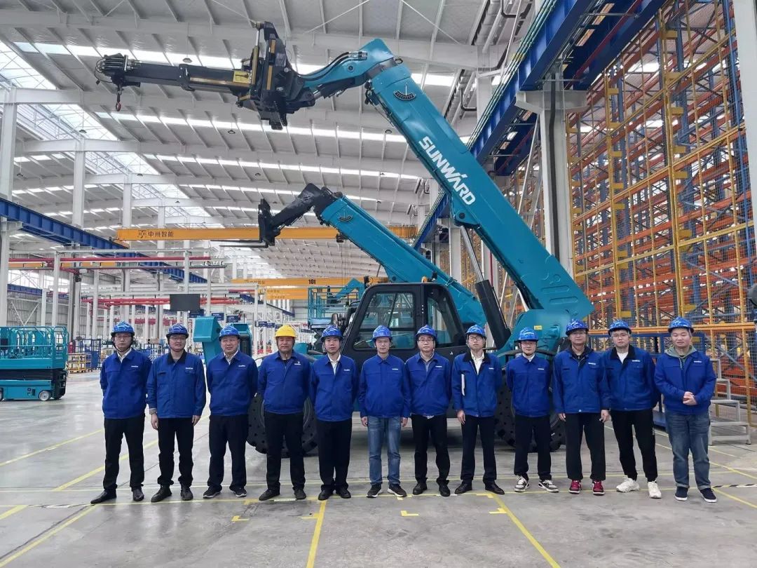 独家定制！LETOU乐投智能油缸替换机械人顺遂下线