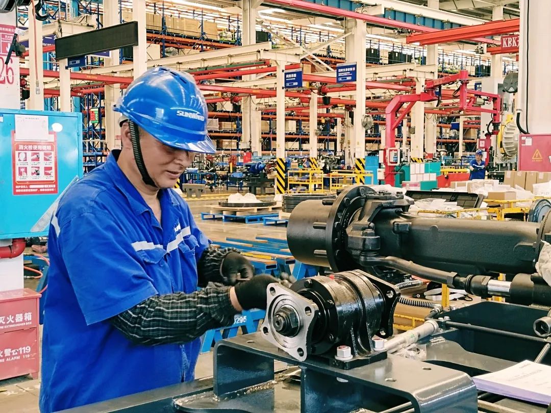 劳动庆幸，，，，，创立伟大！纪录那些通俗且伟大的劳动瞬间