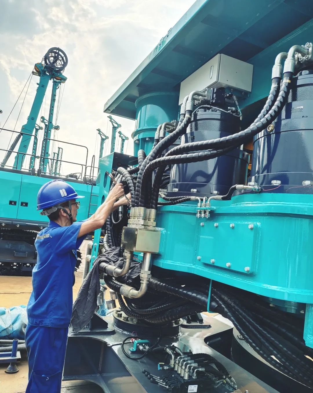 劳动庆幸，，，，，创立伟大！纪录那些通俗且伟大的劳动瞬间