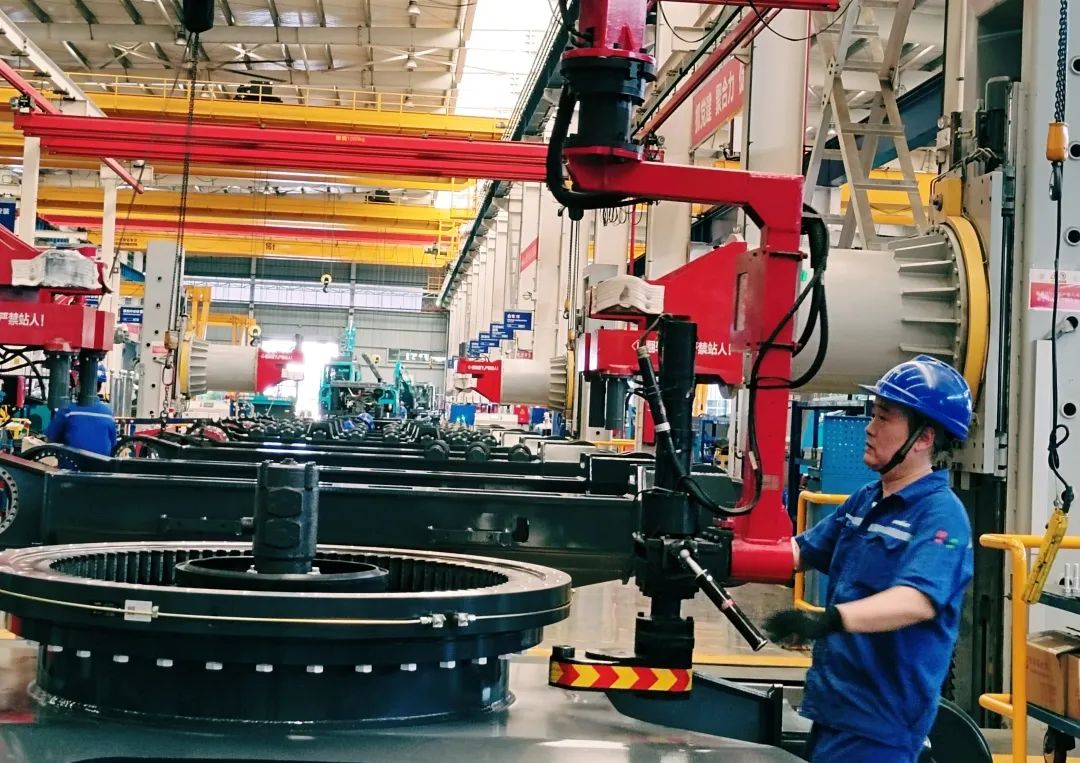 劳动庆幸，，，，，创立伟大！纪录那些通俗且伟大的劳动瞬间