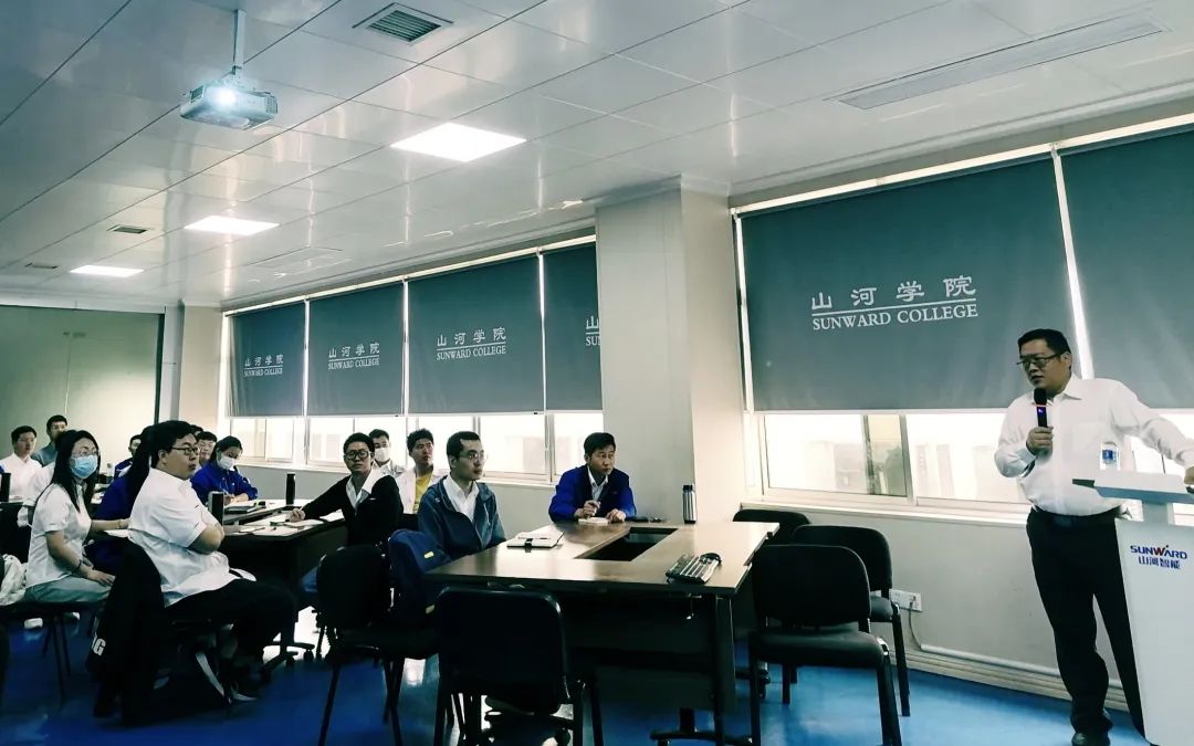 劳动庆幸，，，，，创立伟大！纪录那些通俗且伟大的劳动瞬间