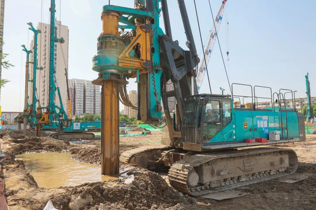 闪灼首都！LETOU乐投智能旋挖钻机集群助力民生工程