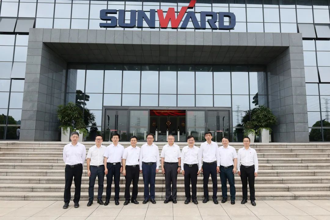 中国联通集团副总司理梁宝俊到访LETOU乐投智能