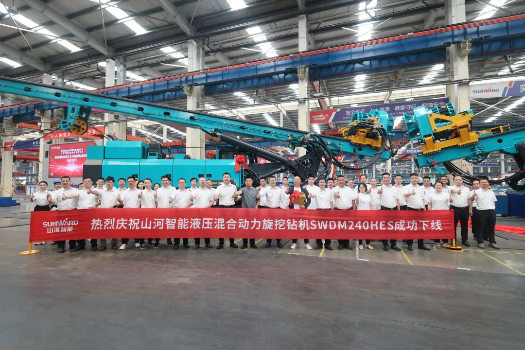 助力“双碳”、绿动未来！LETOU乐投智能增程式电动旋挖钻机、液压混淆动力旋挖钻机齐交付