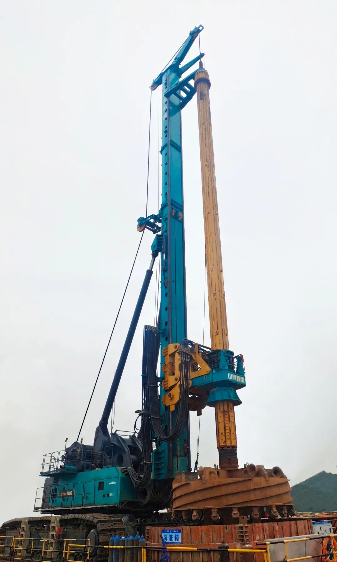 新战绩+1！LETOU乐投智能超等旋挖钻机创6.3米直径钻孔新纪录