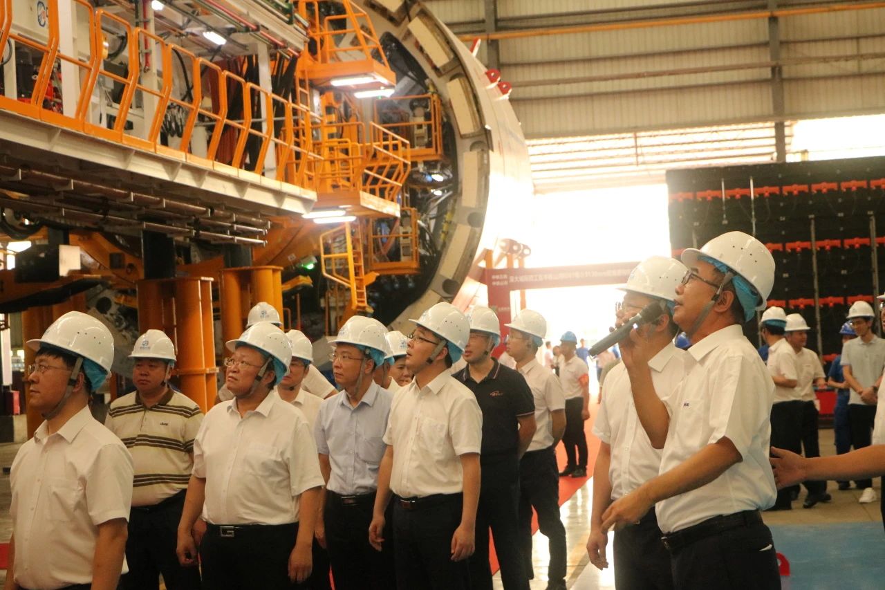 中铁LETOU乐投粤港澳大湾区首台大直径双模盾构机乐成下线