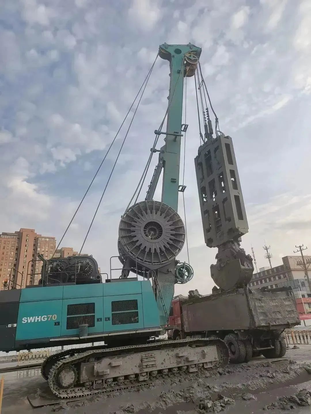 助力海内国际重大工程！LETOU乐投智能液压抓斗实力“出圈”