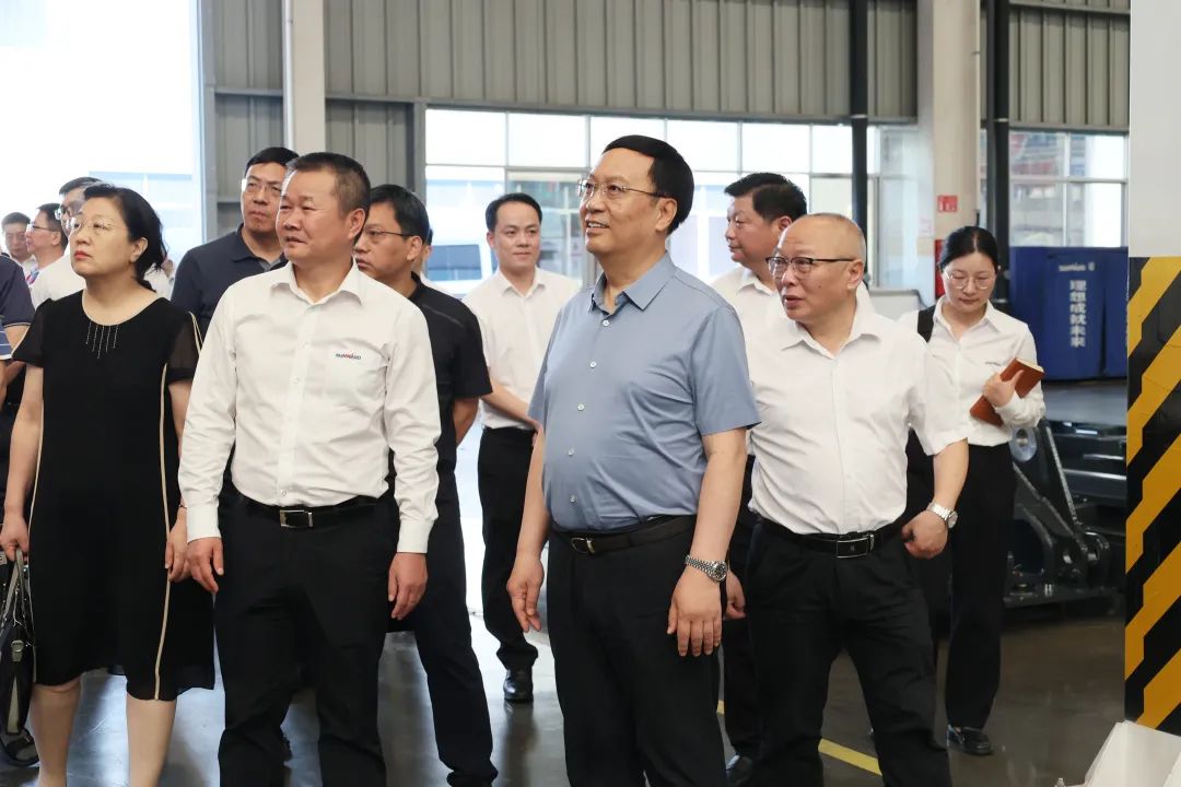 中宣部社科领域专家学者到LETOU乐投智能调研高质量生长