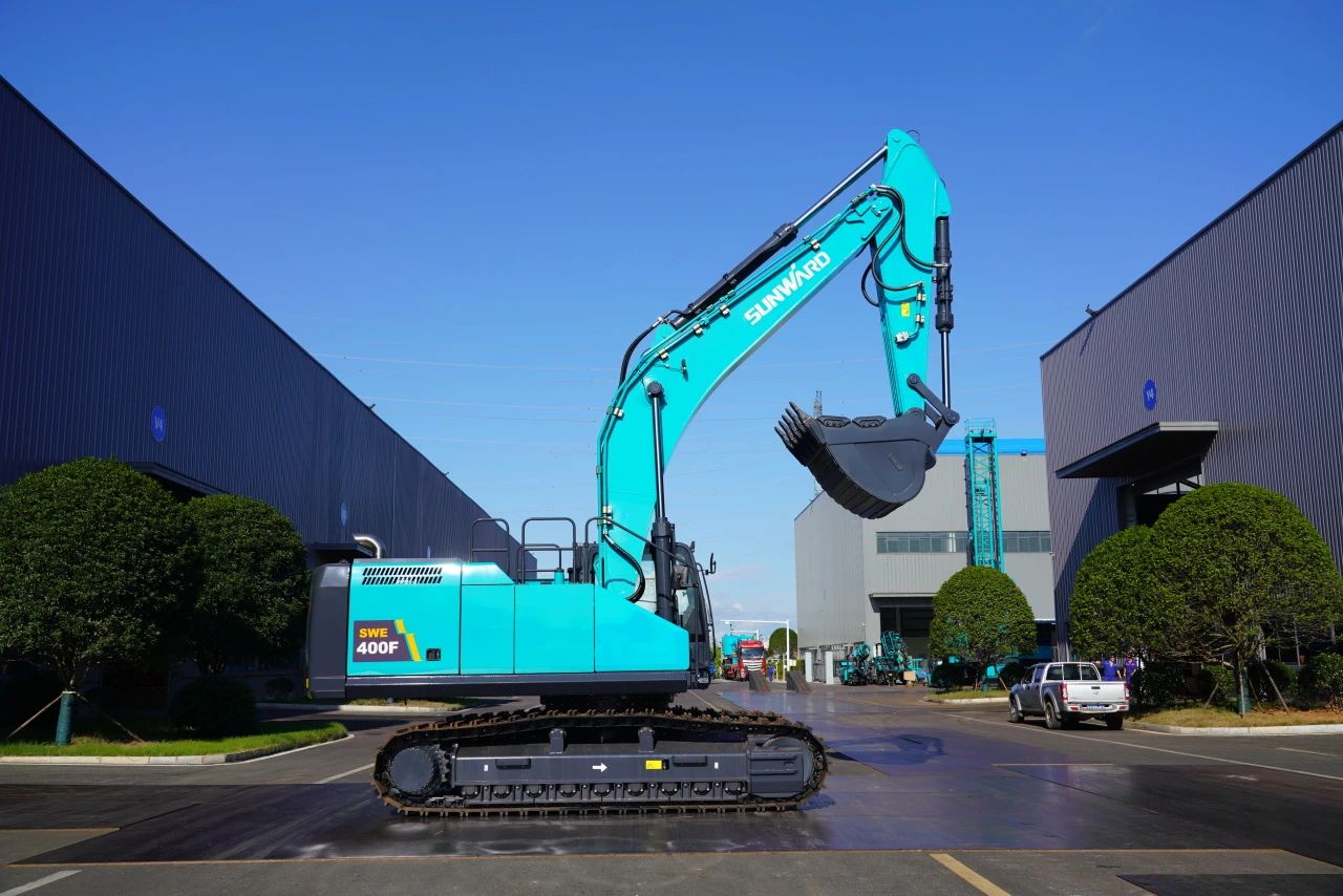 口碑超赞！LETOU乐投智能SWE400F挖掘机荣获工程机械明星产品大奖