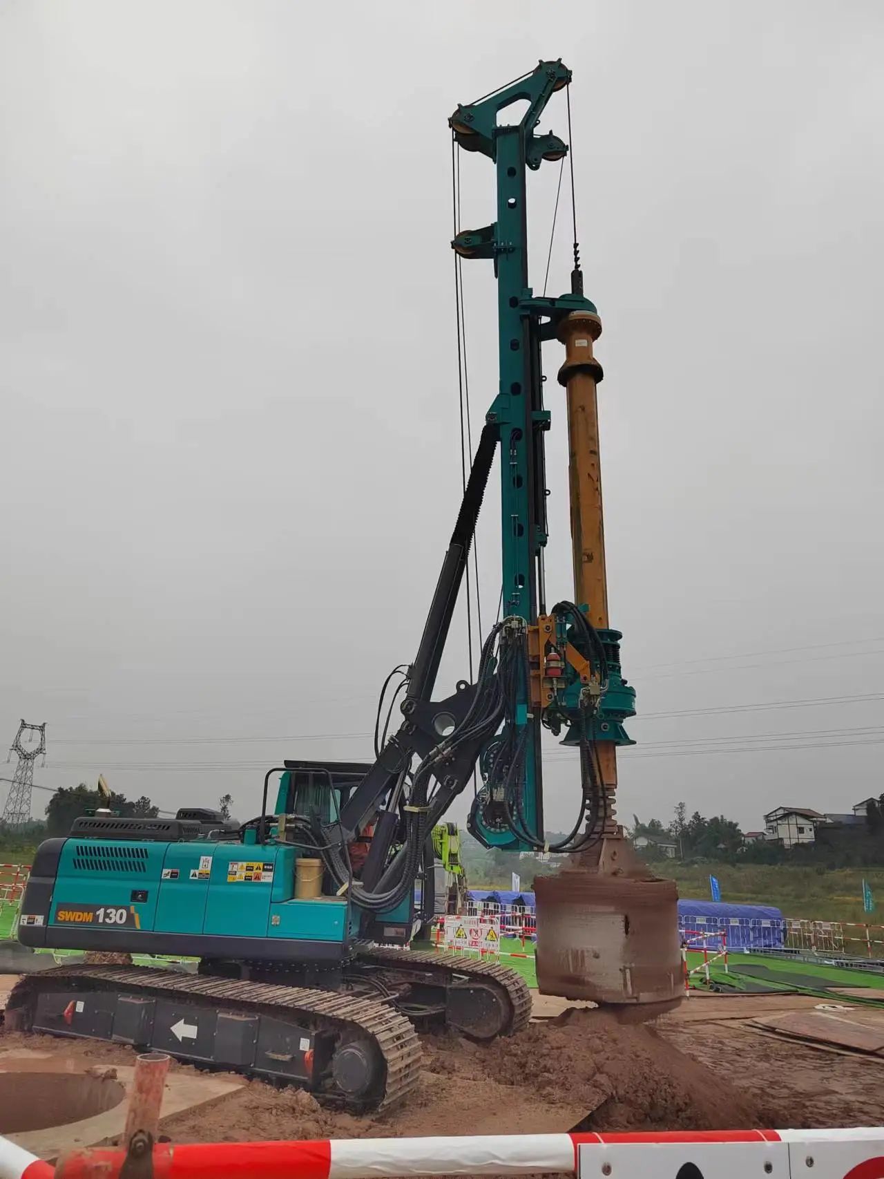 “强将”出击！LETOU乐投智能旋挖钻机助力哈密送重庆特高压工程