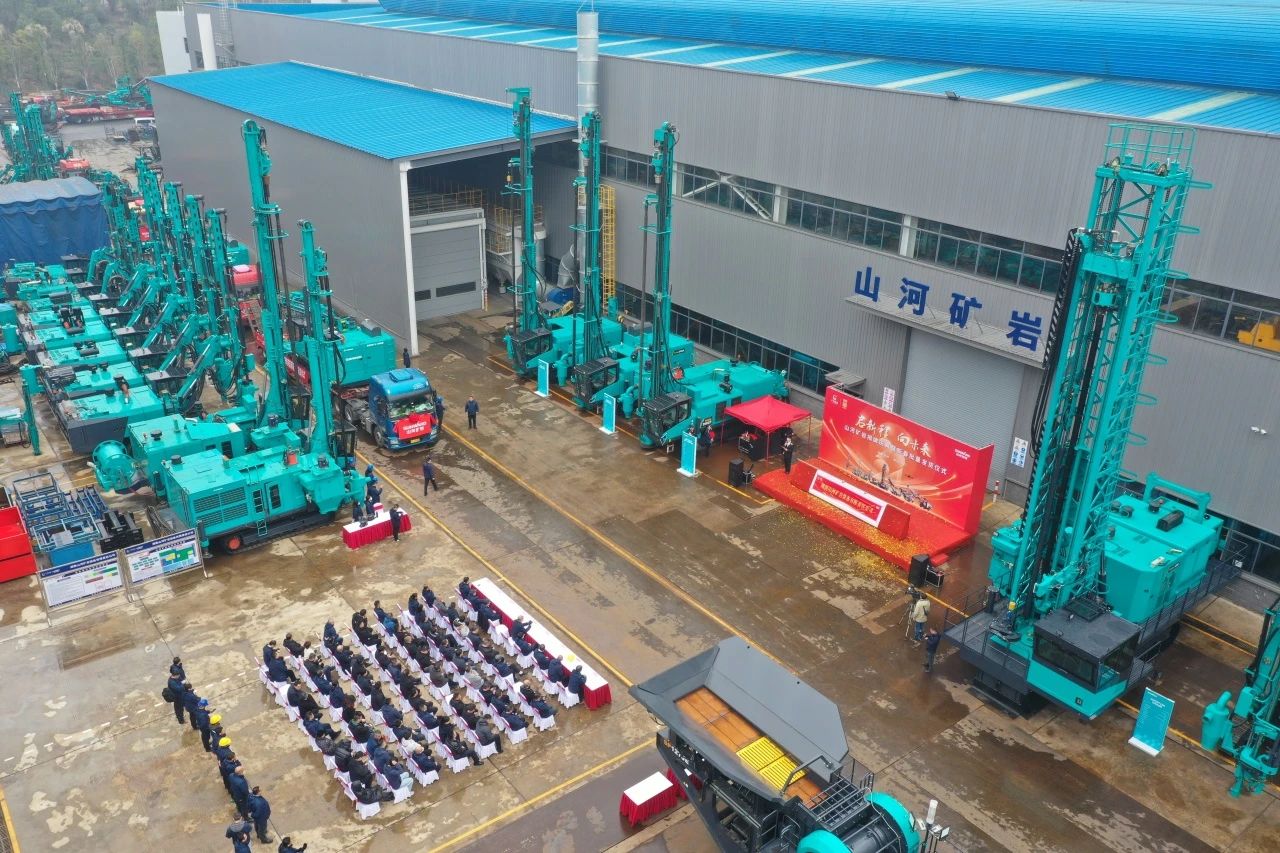 启新程，，，，，向未来！LETOU乐投矿岩揭牌庆典暨新春发货仪式圆满举行