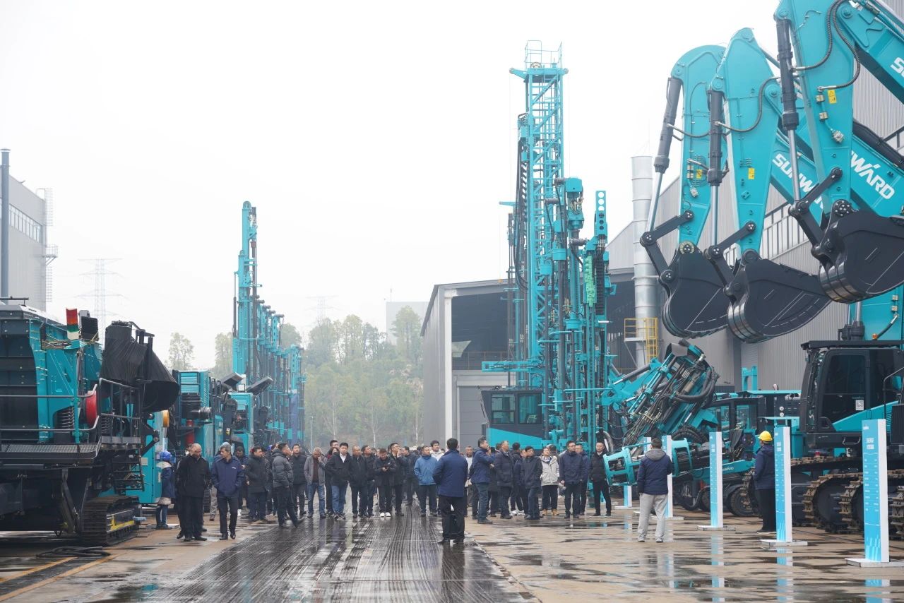 启新程，，，，，向未来！LETOU乐投矿岩揭牌庆典暨新春发货仪式圆满举行