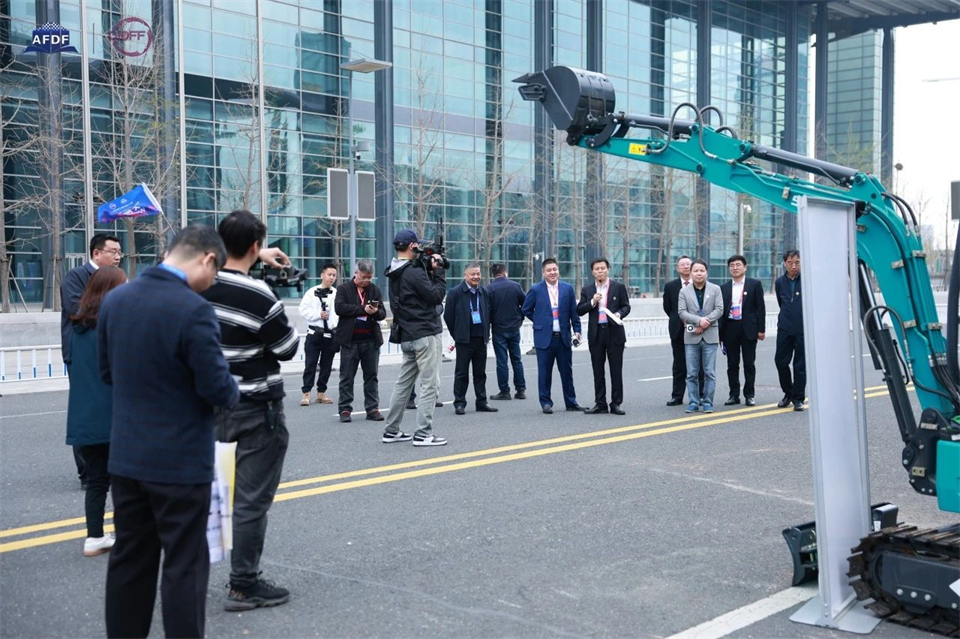 坚持立异，，，，，，，赋能工业！LETOU乐投智能出席第十三届深基础工程生长论坛