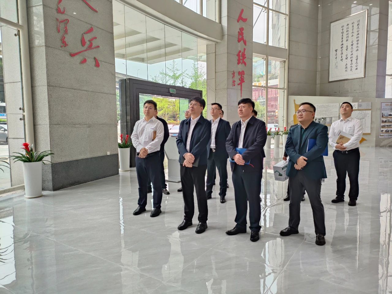 顺应新形势，，，，，追求新相助！LETOU乐投智能到访中铁二十三局