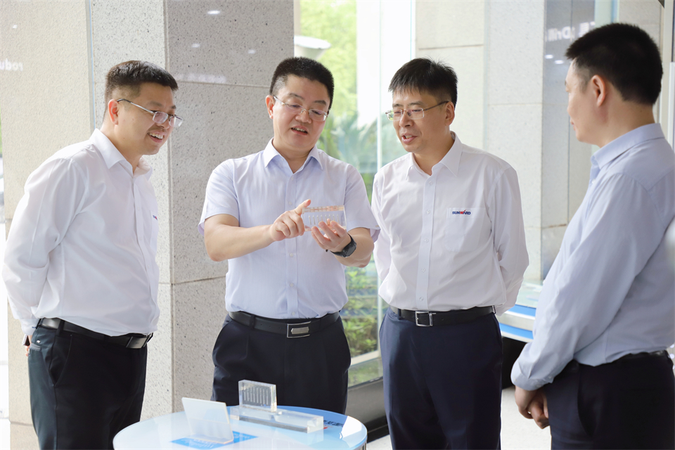 “双向奔赴 相助共赢”LETOU乐投智能与中钨高新签署战略相助协议