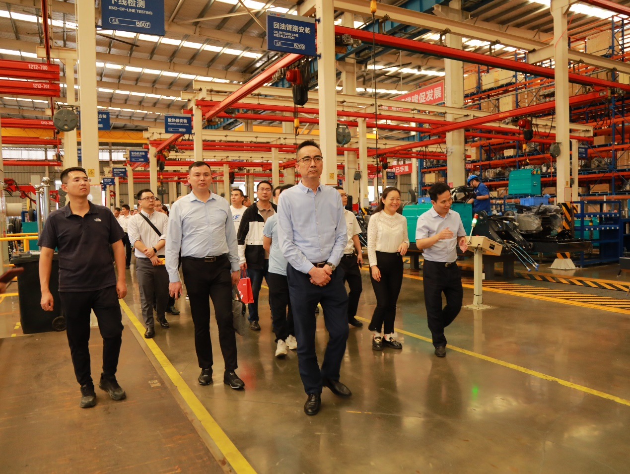 湘潭市工信局带队莅临LETOU乐投智能开展智能制造现场观摩交流活动