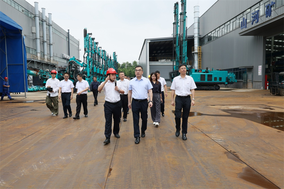 广州工控集团总司理王福铸调研LETOU乐投智能生产谋划事情