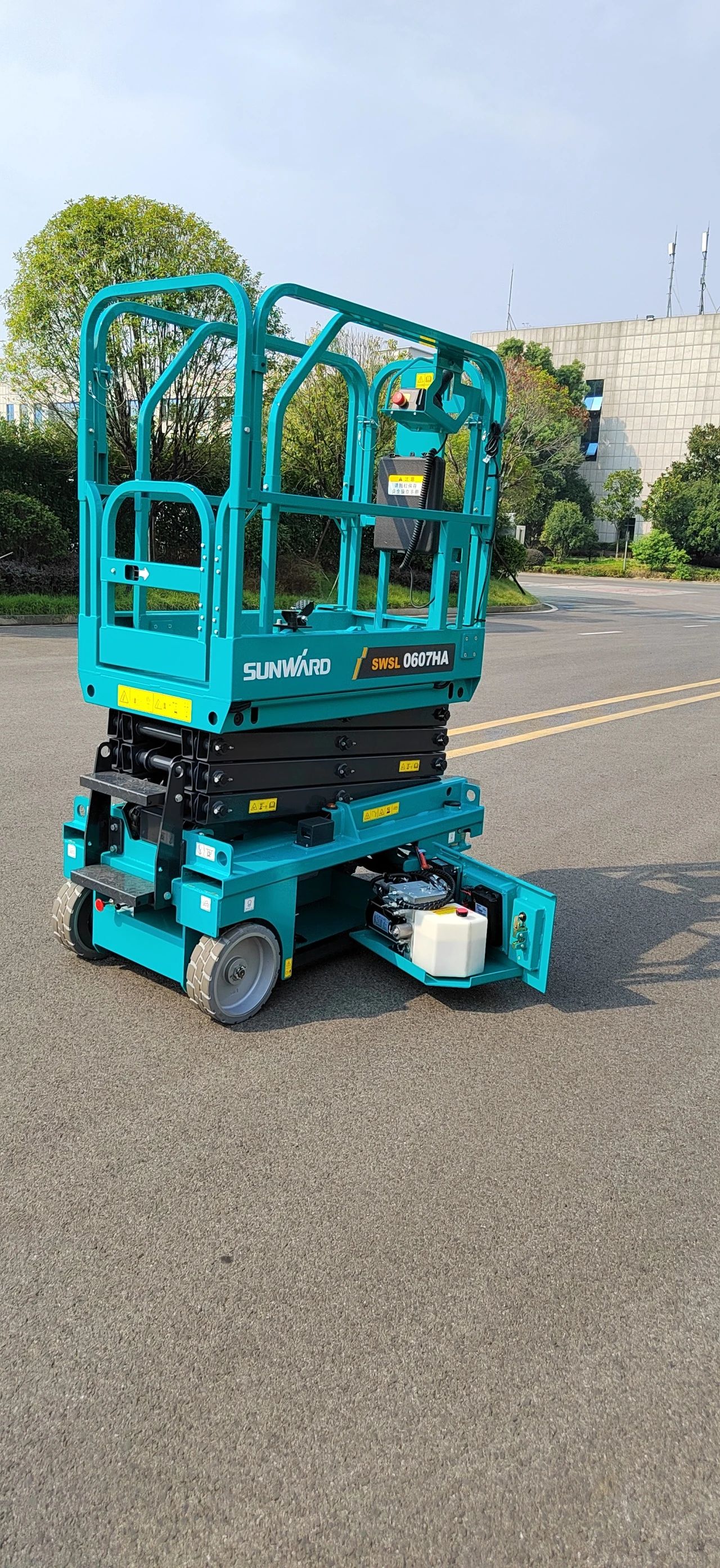 向“新”而行！LETOU乐投智能又一款电动液驱剪叉式高空作业平台宣布