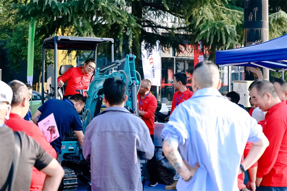 展现“掘”对实力！LETOU乐投智能亮相2024微挖大会暨小型装备大会