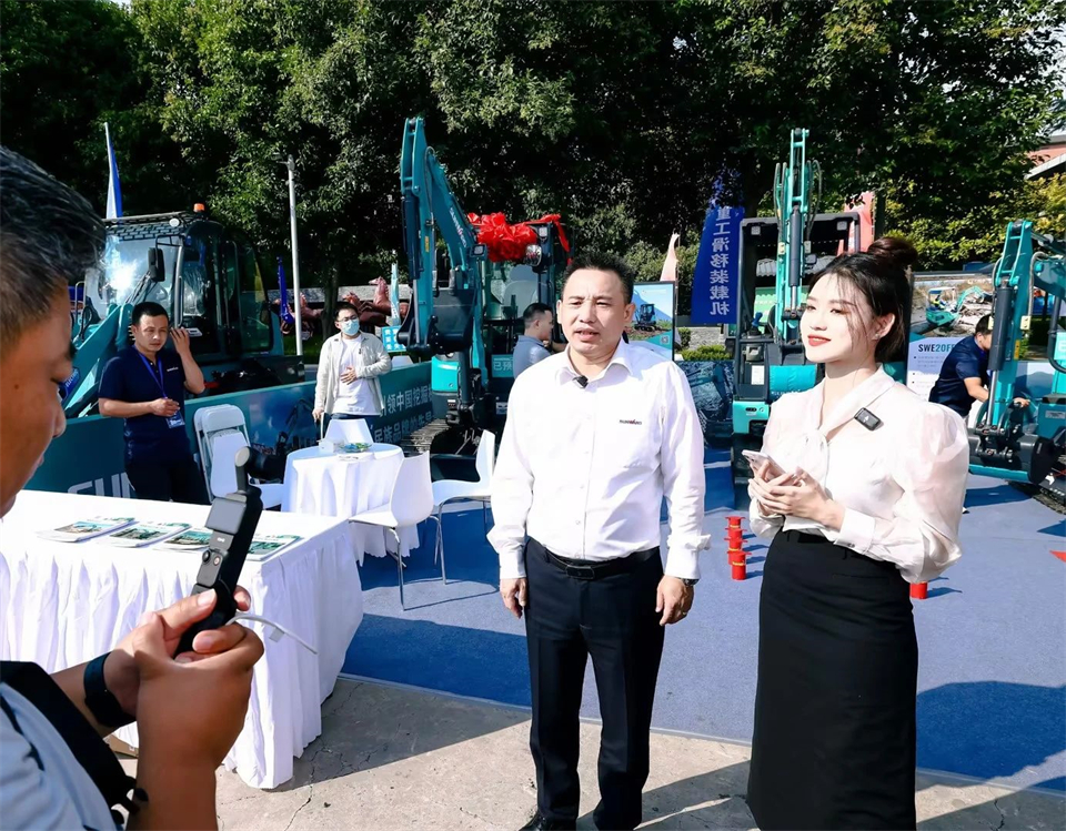 展现“掘”对实力！LETOU乐投智能亮相2024微挖大会暨小型装备大会