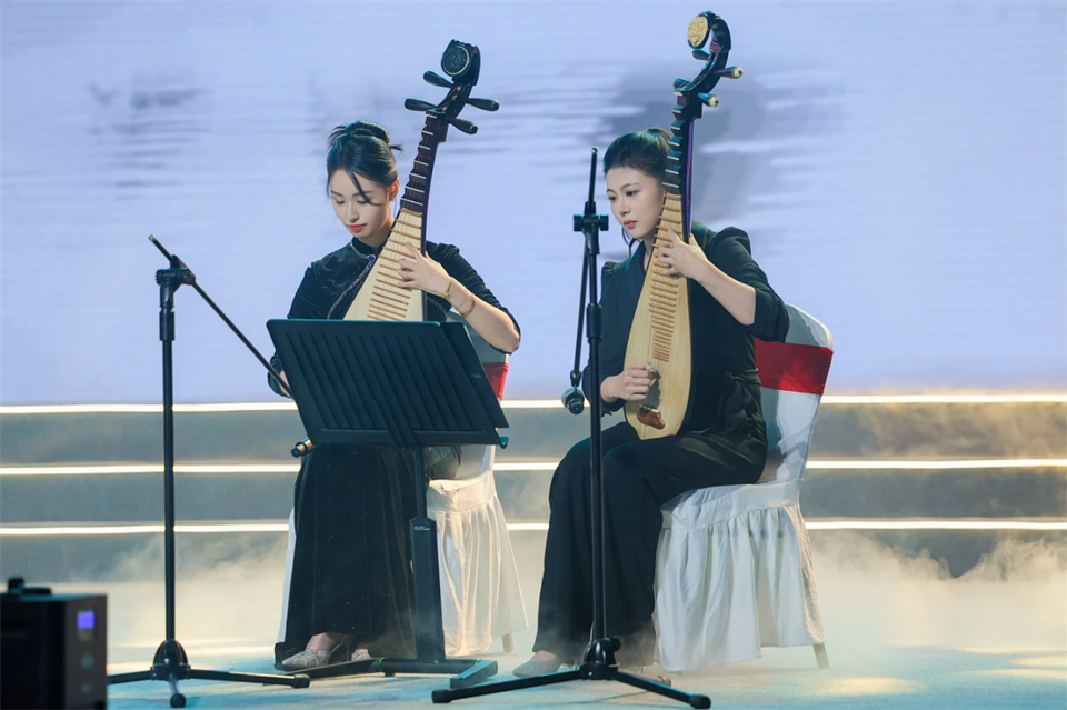 立异引领价值 理想成绩未来——庆祝LETOU乐投智能建设25周年表扬大会暨文艺晚会盛大举行