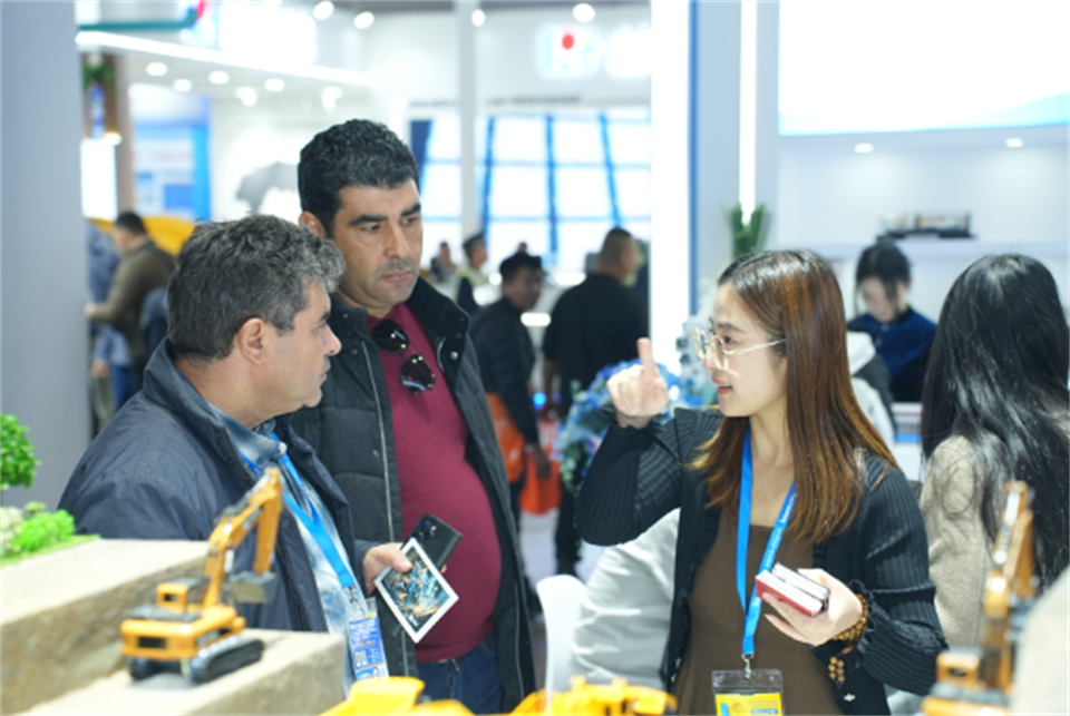 智造空间，，，，价值共生！广州LETOU乐投精彩亮相2024上海宝马展