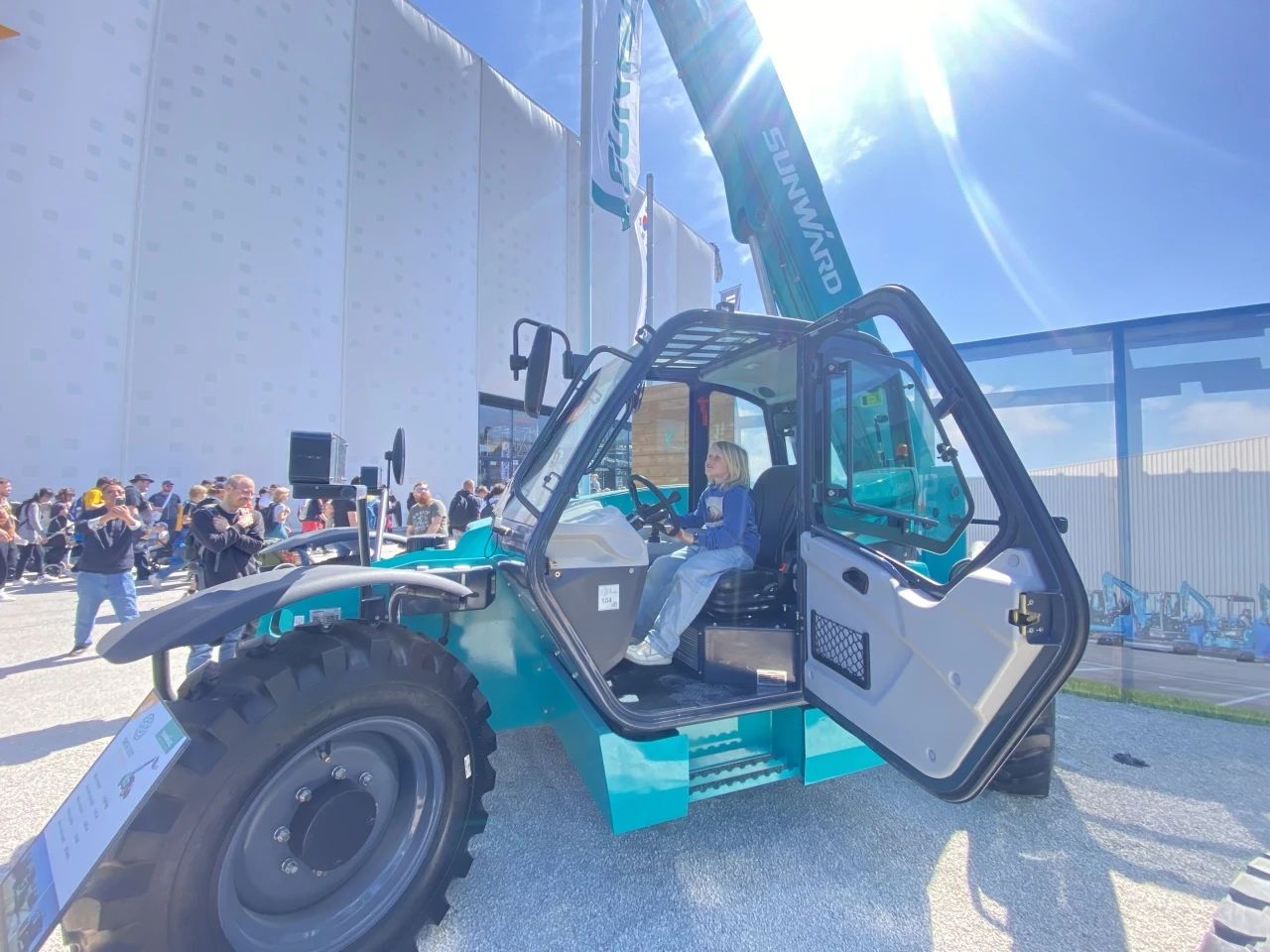 LETOU乐投智能高空机械闪灼Bauma 2025！ 新能源手艺与立异产品获全球瞩目