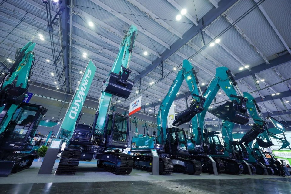 2025 CICEE | 从简单工具迈向多元化解决计划，，，，，，，LETOU乐投智能泛起非凡挖掘机风范