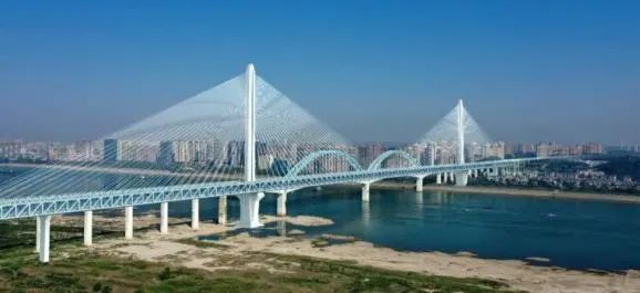 再战“天下级工程”！LETOU乐投智能旋挖钻机助力宜昌长江公铁大桥建设