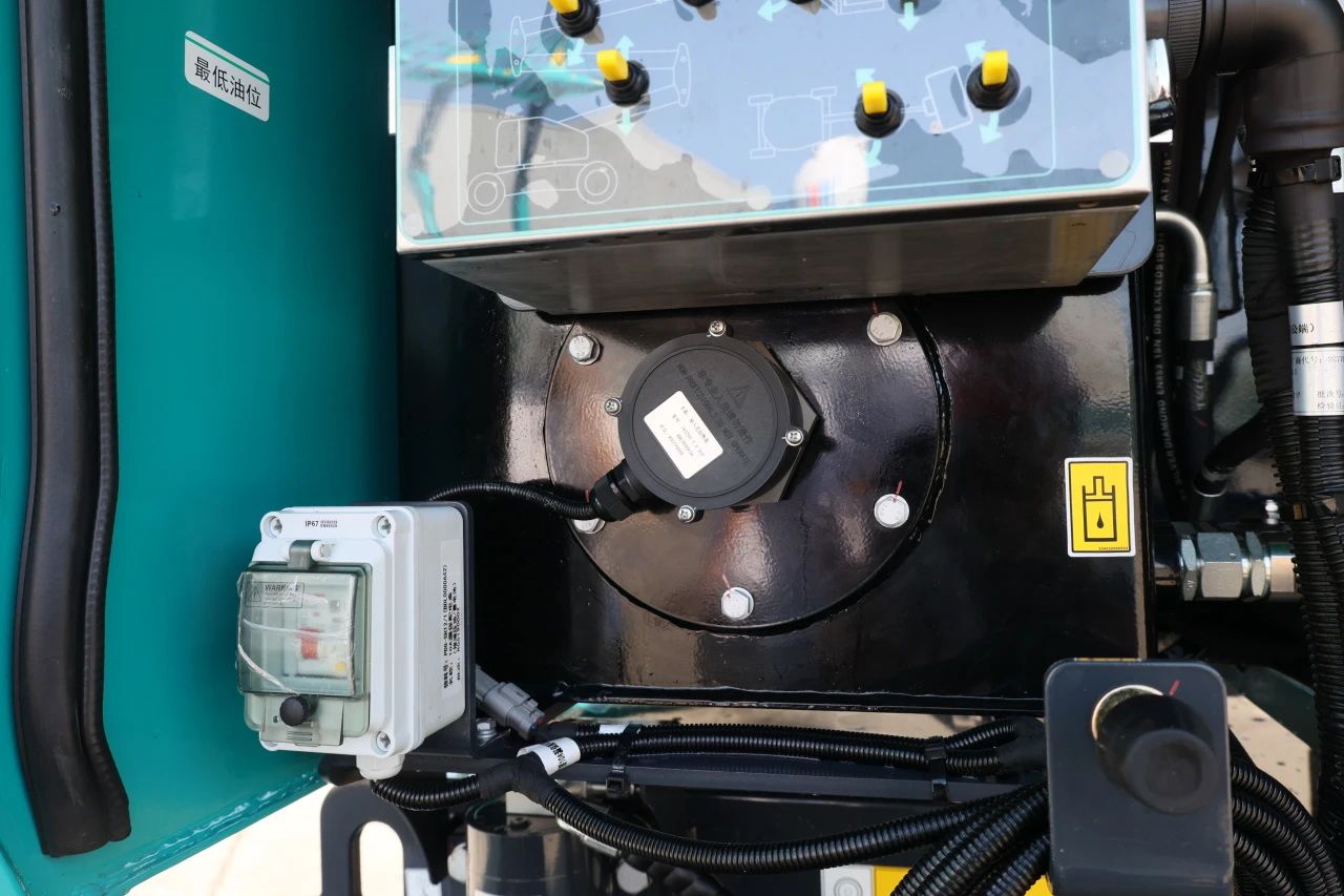 手艺新标杆！LETOU乐投智能SWA22J-P柴动曲臂式高空作业平台下线！