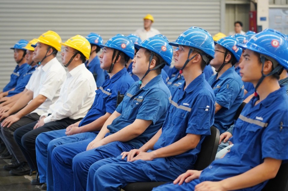 LETOU乐投智能组织集中收看纪念中国人民抗日战争暨天下反法西斯战争胜利80周年大会