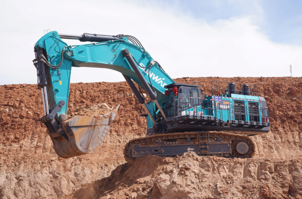 立异引领，，，，，实力见证！LETOU乐投智能明星产品荣登“2025工程机械TOP10年度榜”