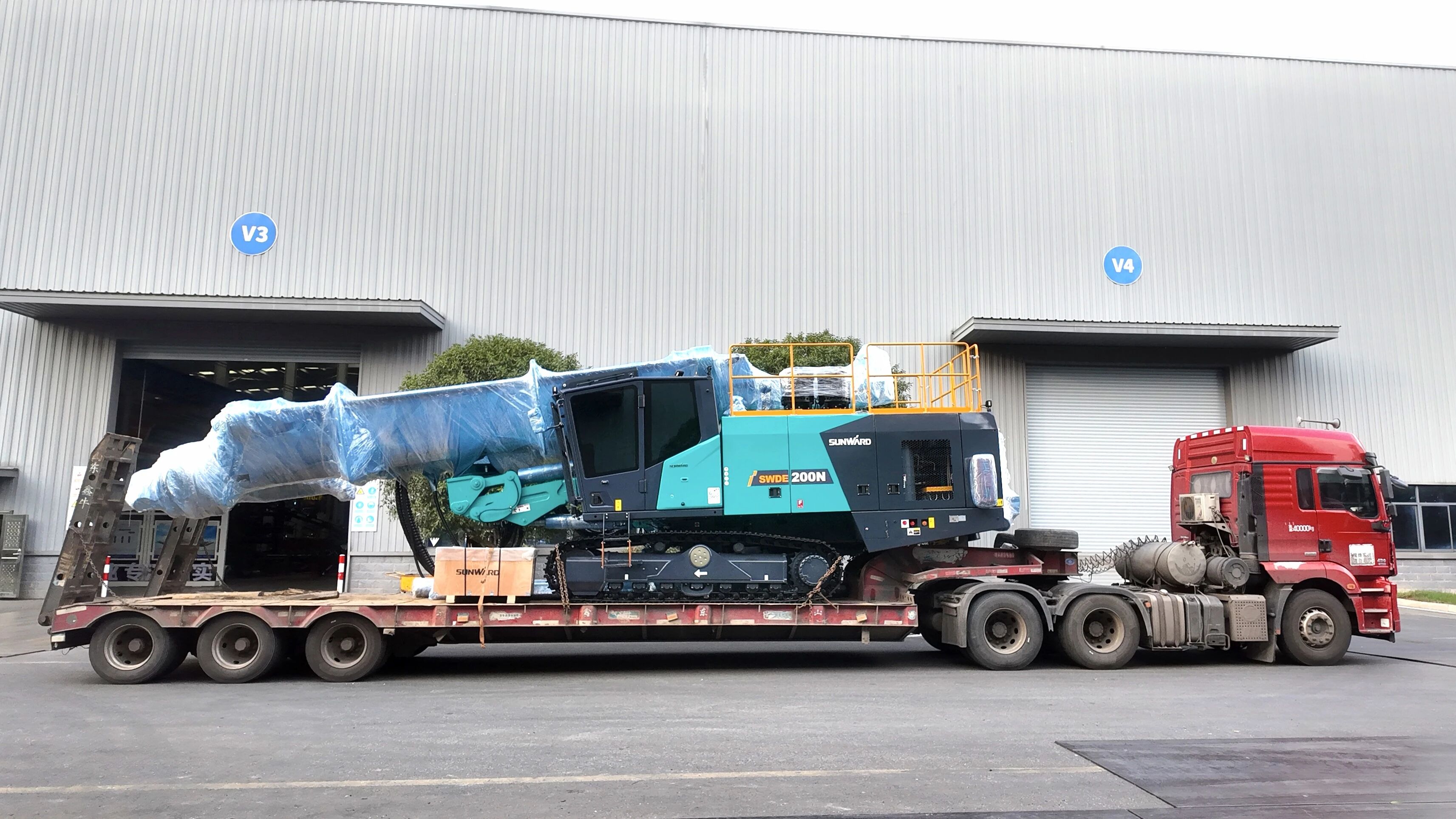 挑战高海拔高寒工况，，，，，，，，LETOU乐投智能臂式潜孔钻机上岸南美市场